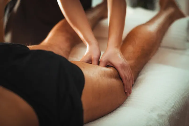 Deep tissue leg massage relieves sore muscles